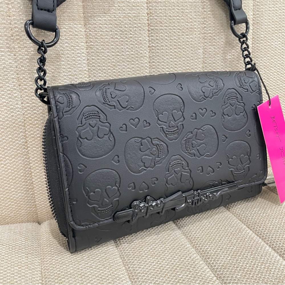 Betsey Johnson - Picture 2 of 5